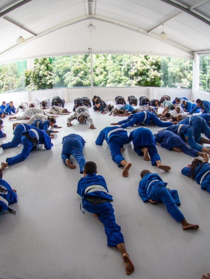 Crianças treinando Jiu Jitsu