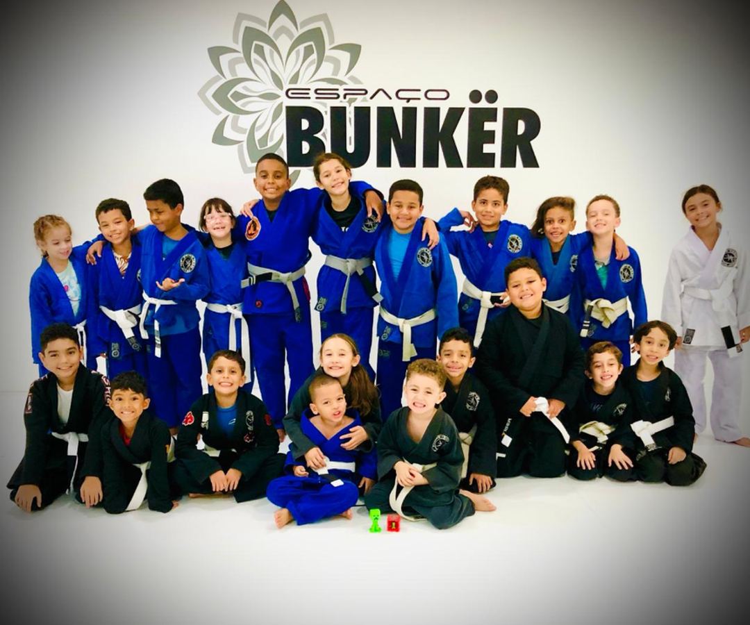 Turma infantil do Espaço Bunkër reunida